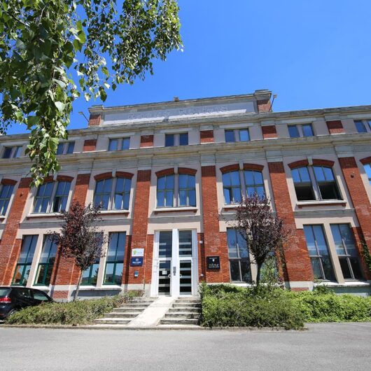 Zetruc | Agence de communication Reims et Troyes | Agence Web - Agence de communication Zetruc à Reims, Troyes et Ajaccio - Stratégie de communication, création de sites Web vitrine et e-commerce, référencement naturel et Adwords (SEO, SEA), gestion des réseaux sociaux, supports print et création de logos professionnels. Contactez-nous dès maintenant pour une consultation gratuite.