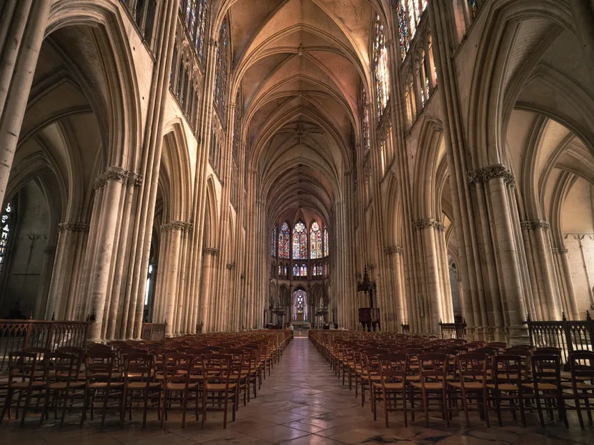 La nef de la cathédrale de Troyes, vue depuis l'entrée.